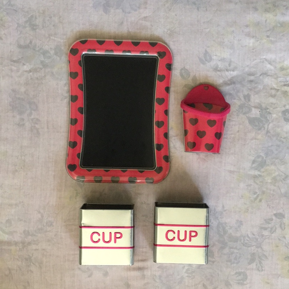 Locker Decor Accessories Magnetic Pen Holders & Black Board Pink Heart Print